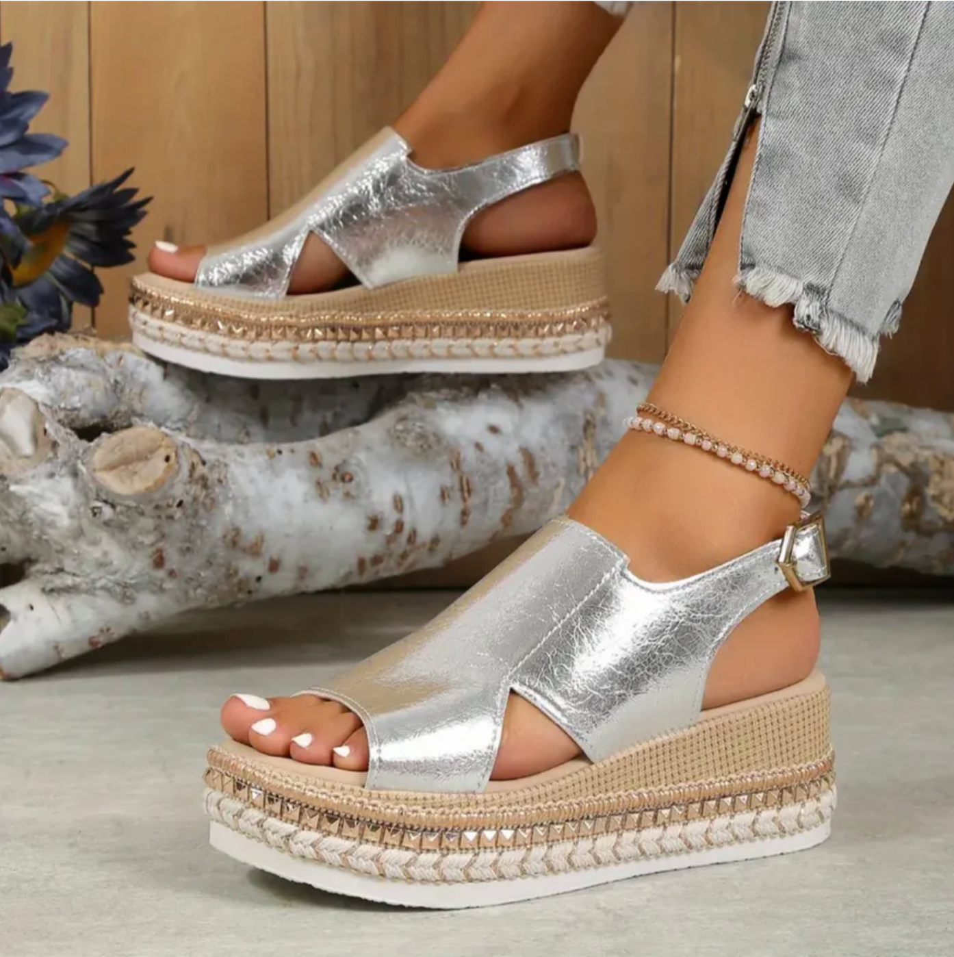 Suellen - Elegant orthopaedic sandals