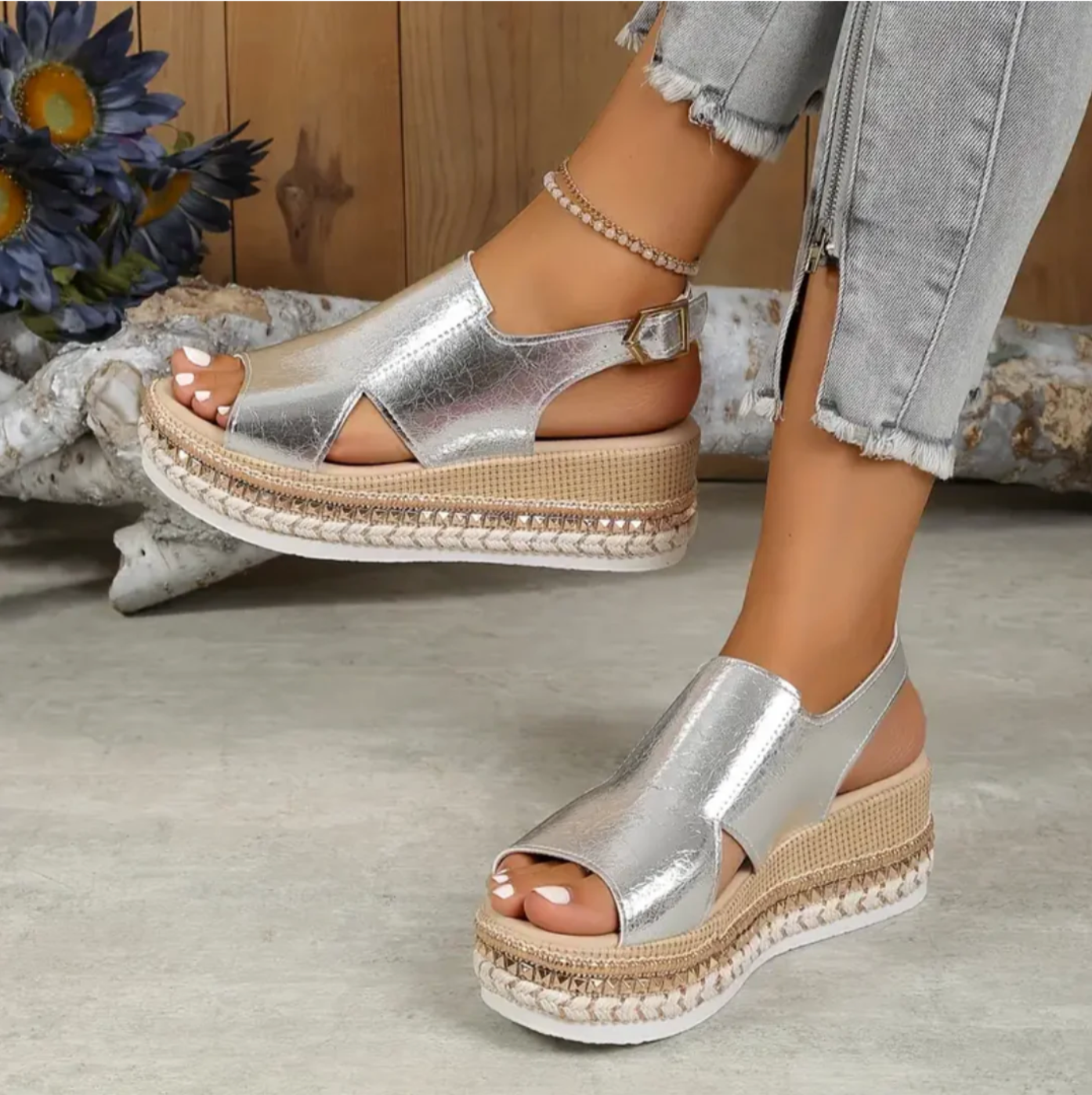 Suellen - Elegant orthopaedic sandals