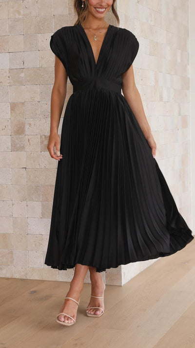 Ria - Elegant pleated dress