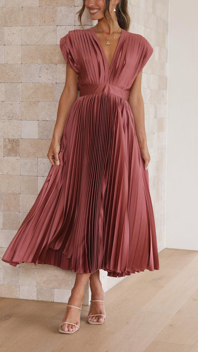 Ria - Elegant pleated dress