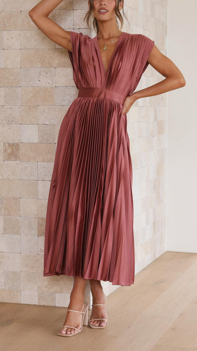 Ria - Elegant pleated dress