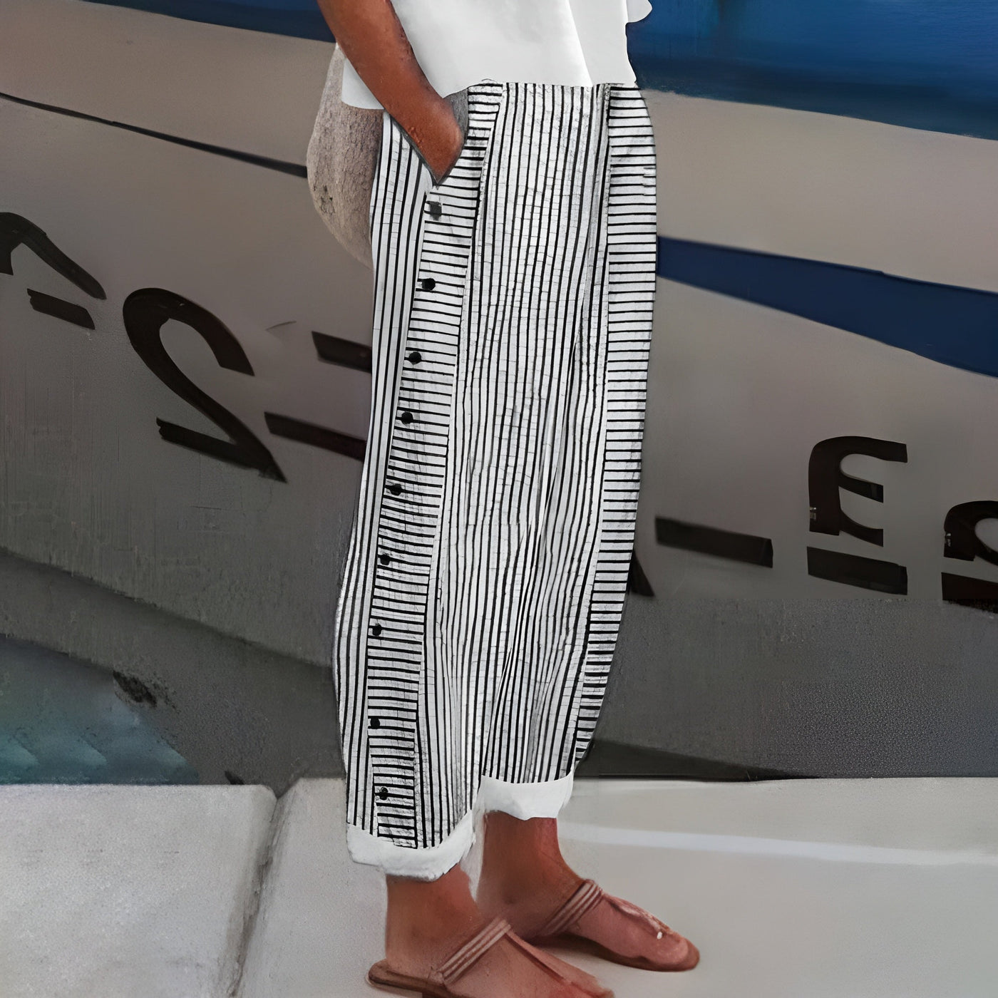Elegant Lightweight Linen Trousers for Effortless Summer Chic