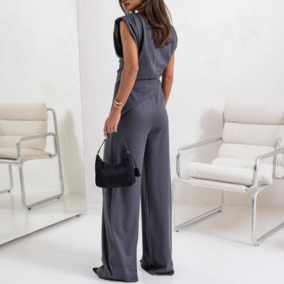 Jaylinn - Elegant, monochrome two-piece set